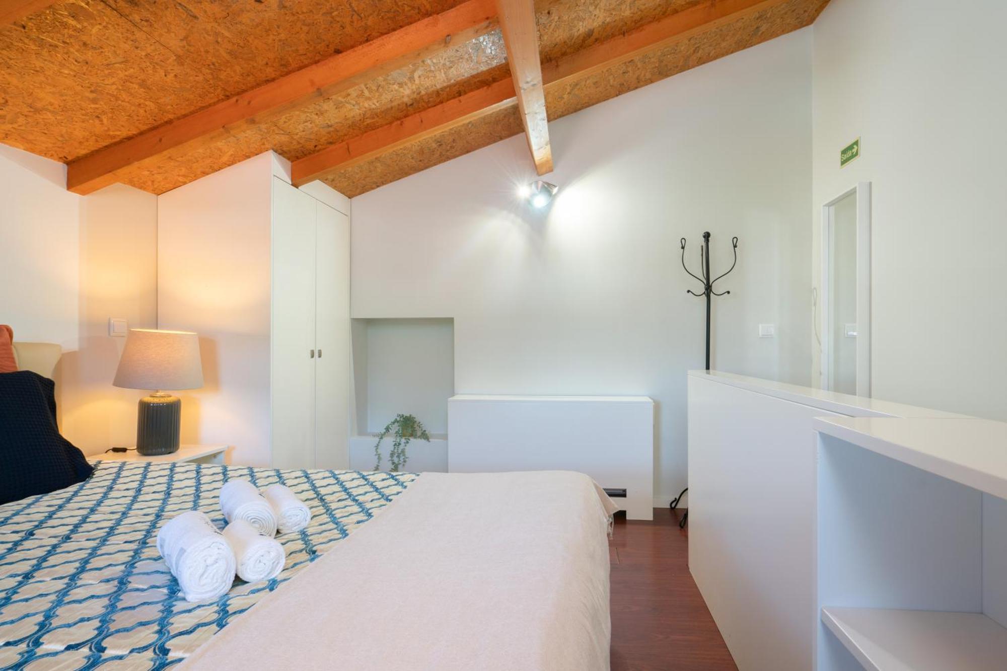 Host Wise - Impressive Restful Houses Porto Bilik gambar